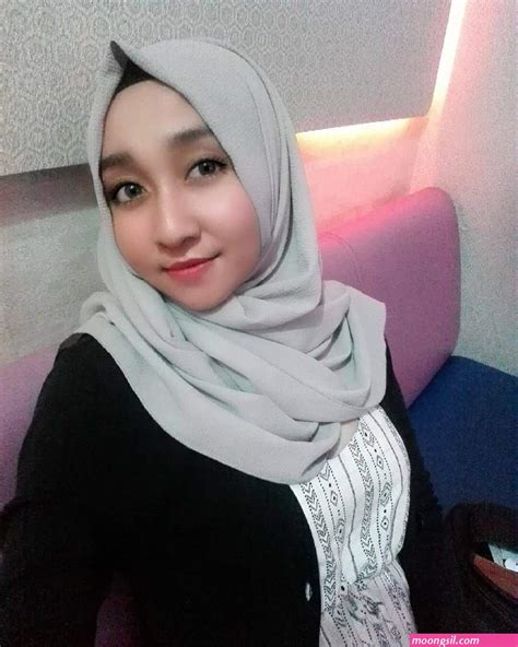 cewek jilbab ngentot|jilbab ngentot Search